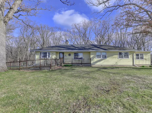 405 Oakwood Dr, Crete, IL 60417