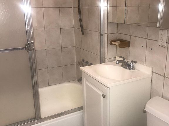 5th image of 324 Virginia Ave APT 3
