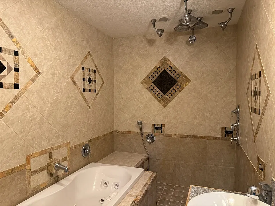 2 bed, 770 sqft, $1,550 — Photo 1