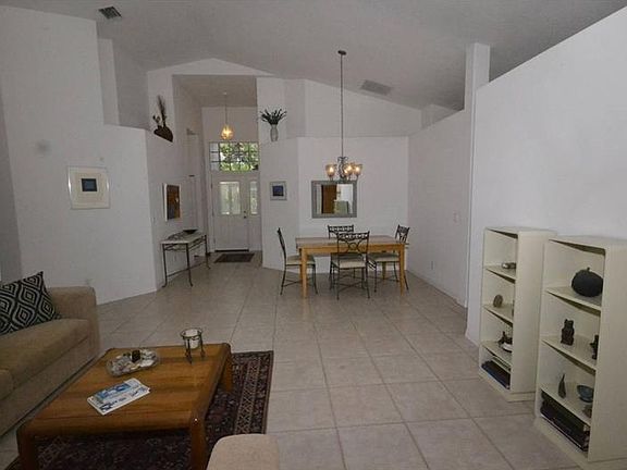4th image of 5248 Highbury Cir