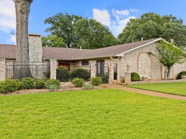 3 Bancroft Cir, Longview, TX 75605