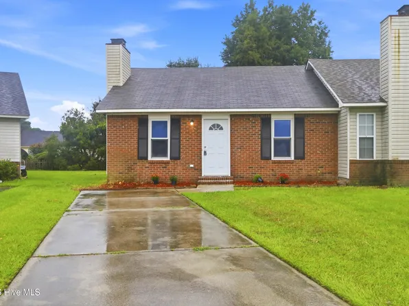 125 Live Oak Court, Midway Park, NC 28544