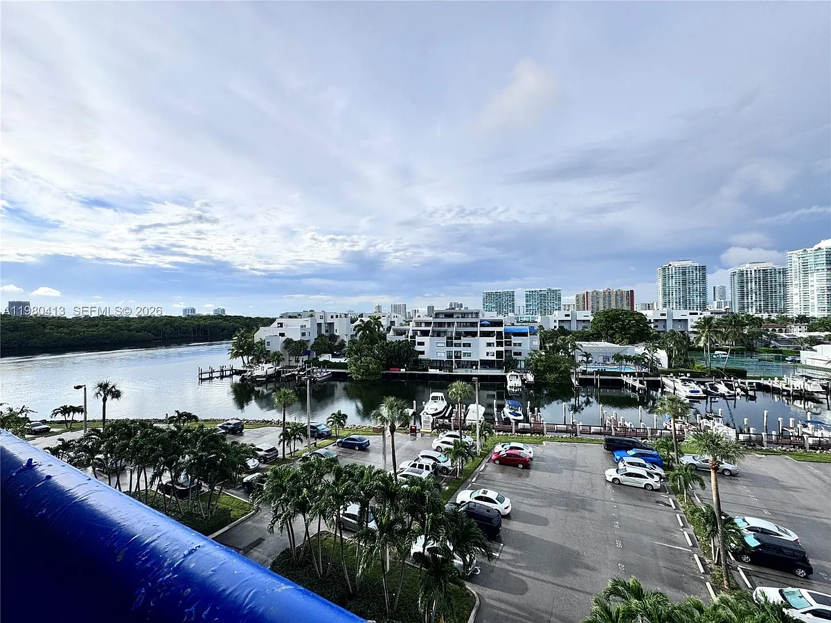 Building Photo - 400 Kings Point Dr #624