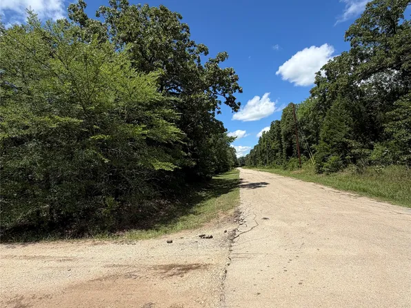 150 Navarro Dr, Mabank, TX 75156
