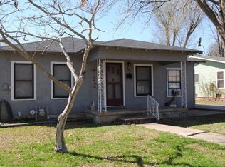 806 N Erskine St, Seguin, TX 78155