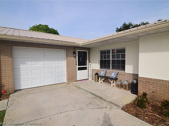 2nd image of 724 S Sun N Lakes Blvd