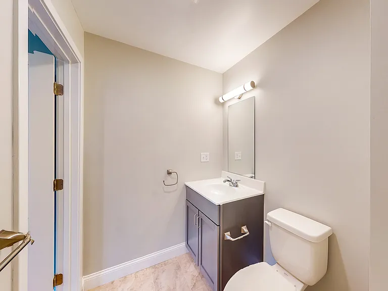980 Plymouth St #8 — Photo 6