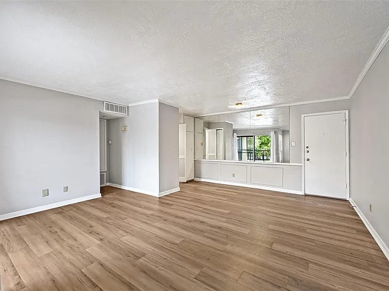 800 Post Oak Blvd #75 — Photo 4
