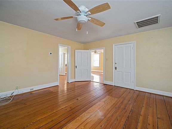 5th image of 363C Washington St