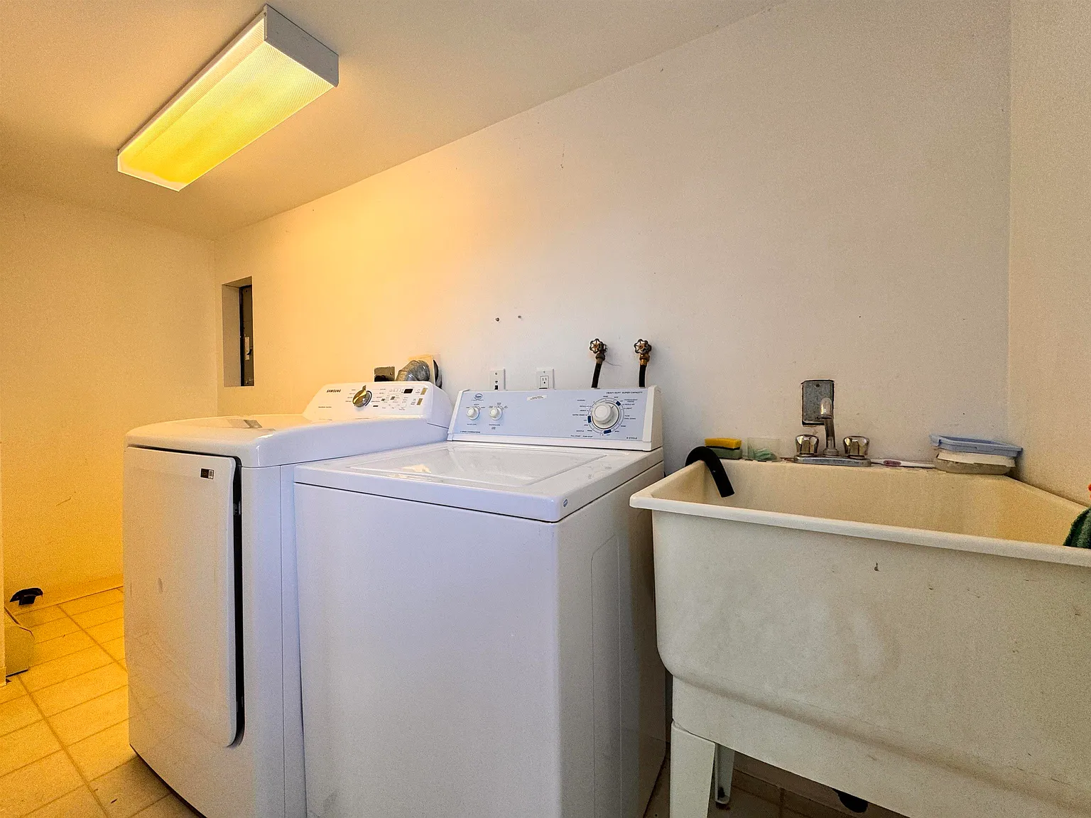 2 bed, 1200 sqft, $2,200 — Photo 3