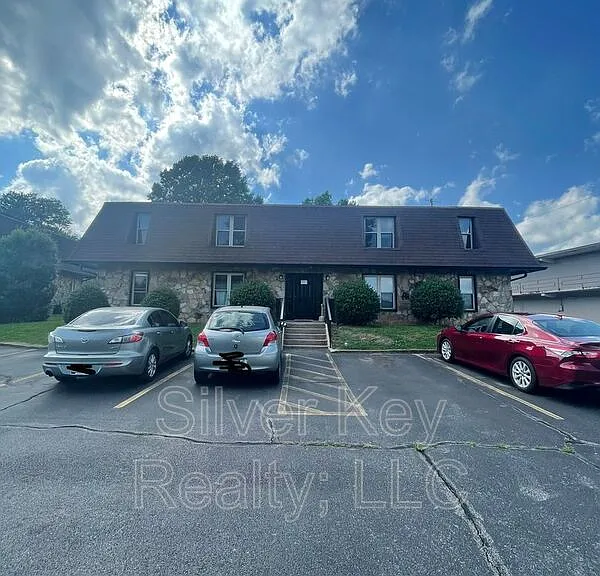 114 Old Athens Pike #2F — Photo 1