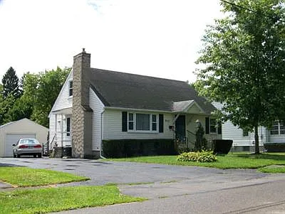 617 Yale St photo 1