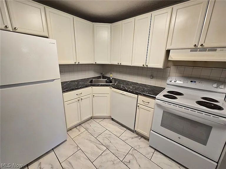27401 Westown Blvd #1502 — Photo 7