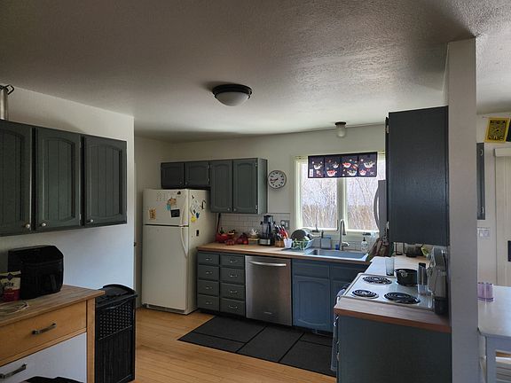 3rd image of 770 E Broadway Ave