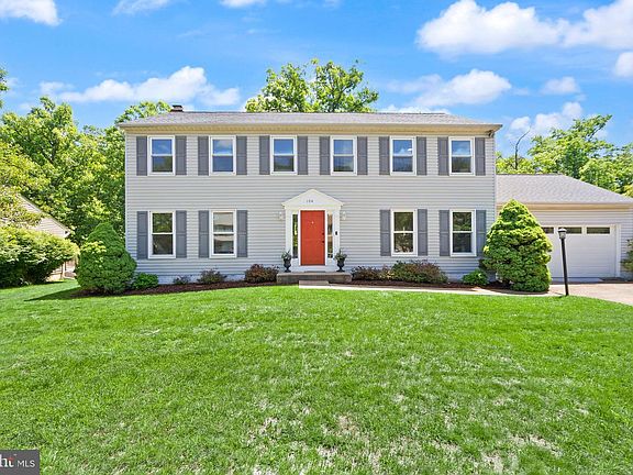 2nd image of 104 Briarwood Ct