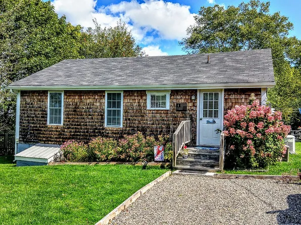 2 Prince Ave, Eastport, ME 04631