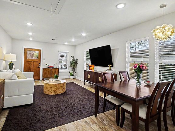 4th image of 2012 Sheldon St