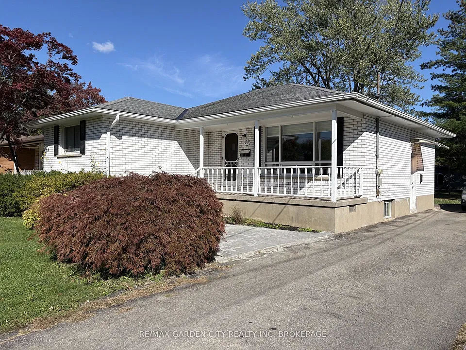 44 Valencourt Dr #LOWER