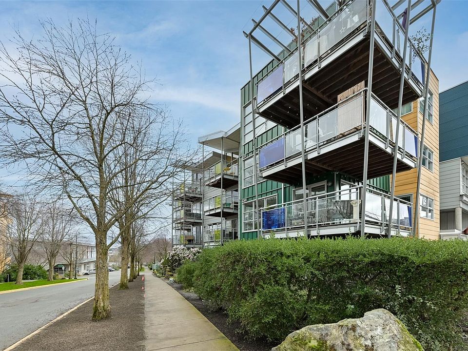 1st image of 797 Tyee Rd #402