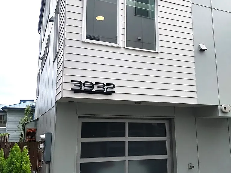 3932 1st Ave NE — Photo 5