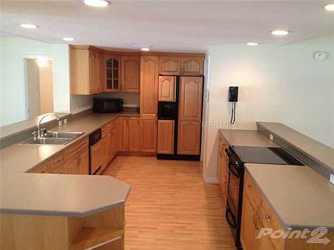 Horseshoe kitchen