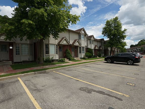 2nd image of 50 Chapman Ct #8