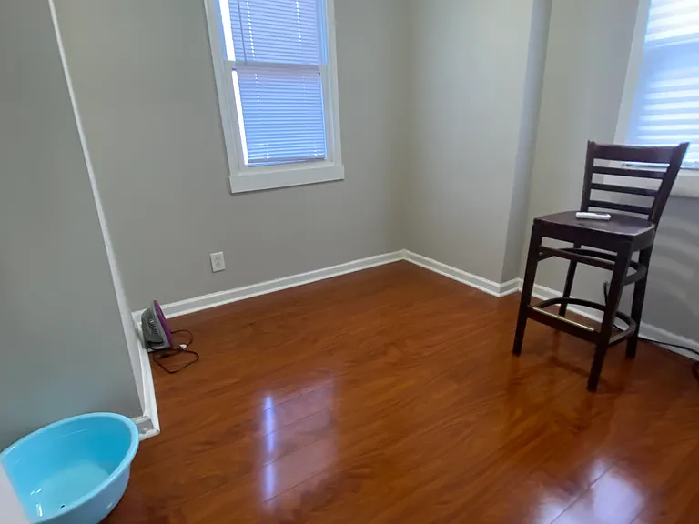2503 S American St — Photo 2