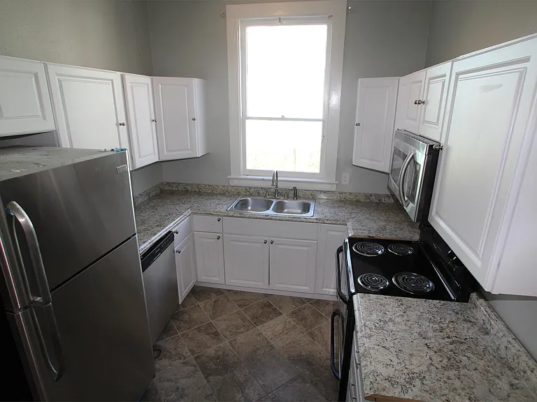 203-205 E Gwinnett St — Photo 5