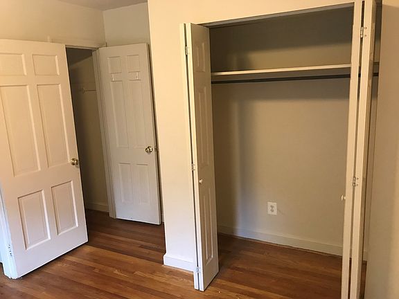 5th image of 4832 Chevy Chase Dr #202