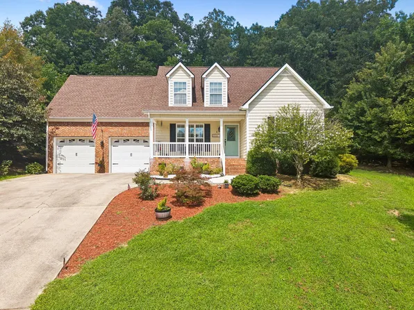 2926 Vine Dr, Dalton, GA 30721