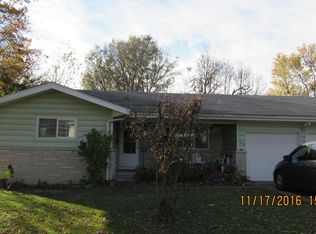 1919 S Bruce Ave, Springfield, MO 65804