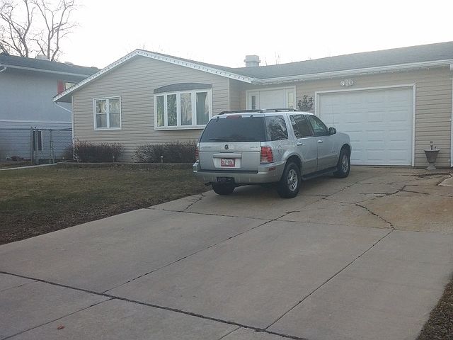 1st image of 816 Salem Ln