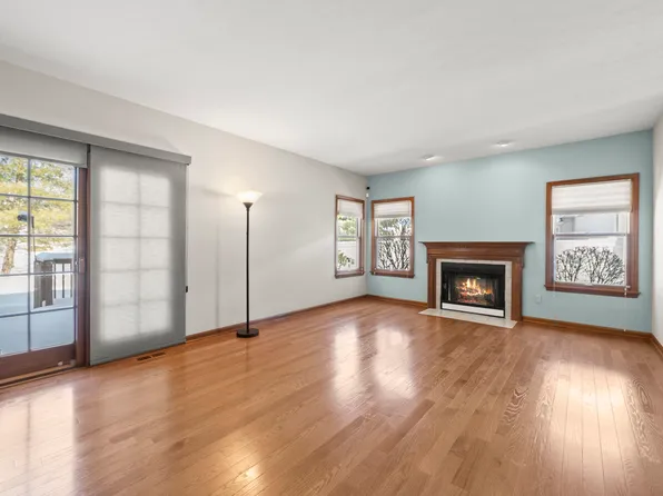 6585 Oak Shadow Dr, Westerville, OH 43082