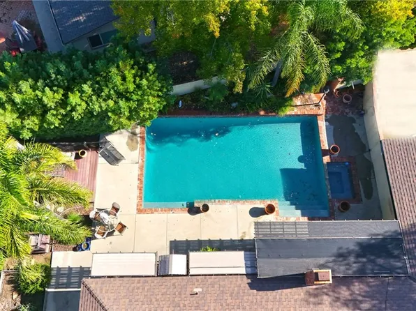 23421 Aetna St, Woodland Hills, CA 91367
