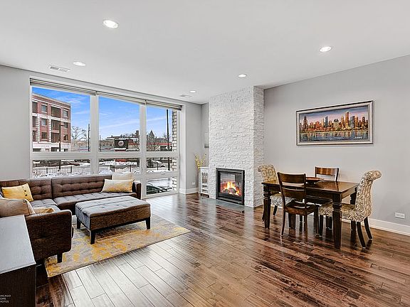 3rd image of 3209 N Elston Ave