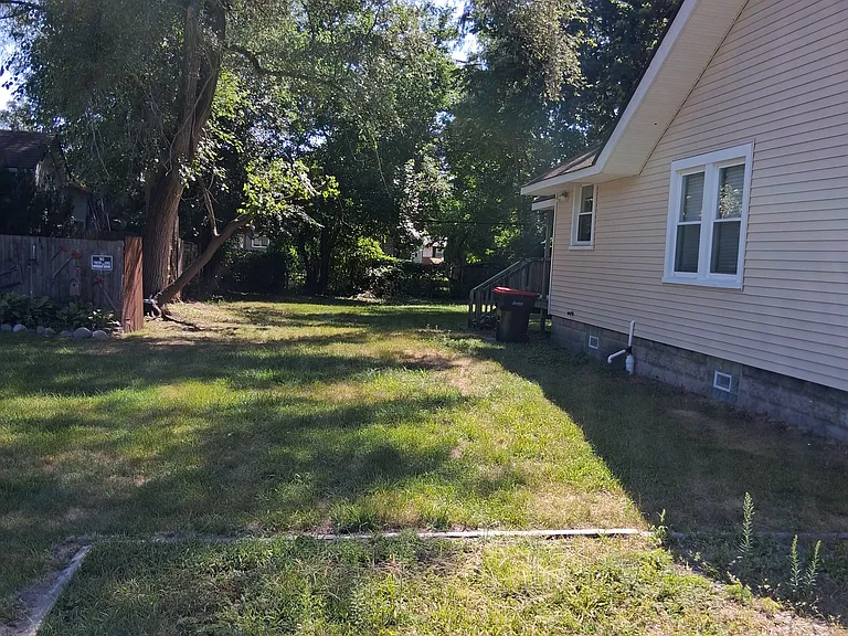 21006 Poinciana St — Photo 2