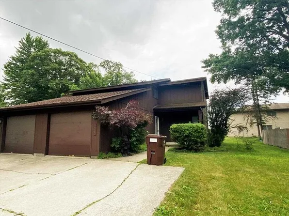 3903 Pfeiffer Ct, Midland, MI 48640