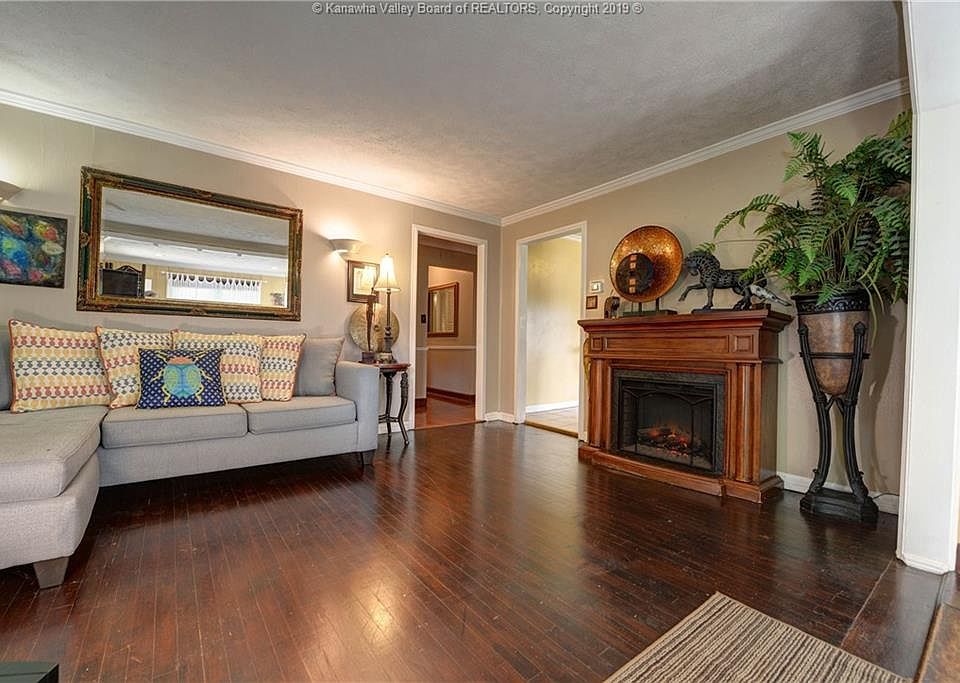 1st image of 5179 Crystal Dr
