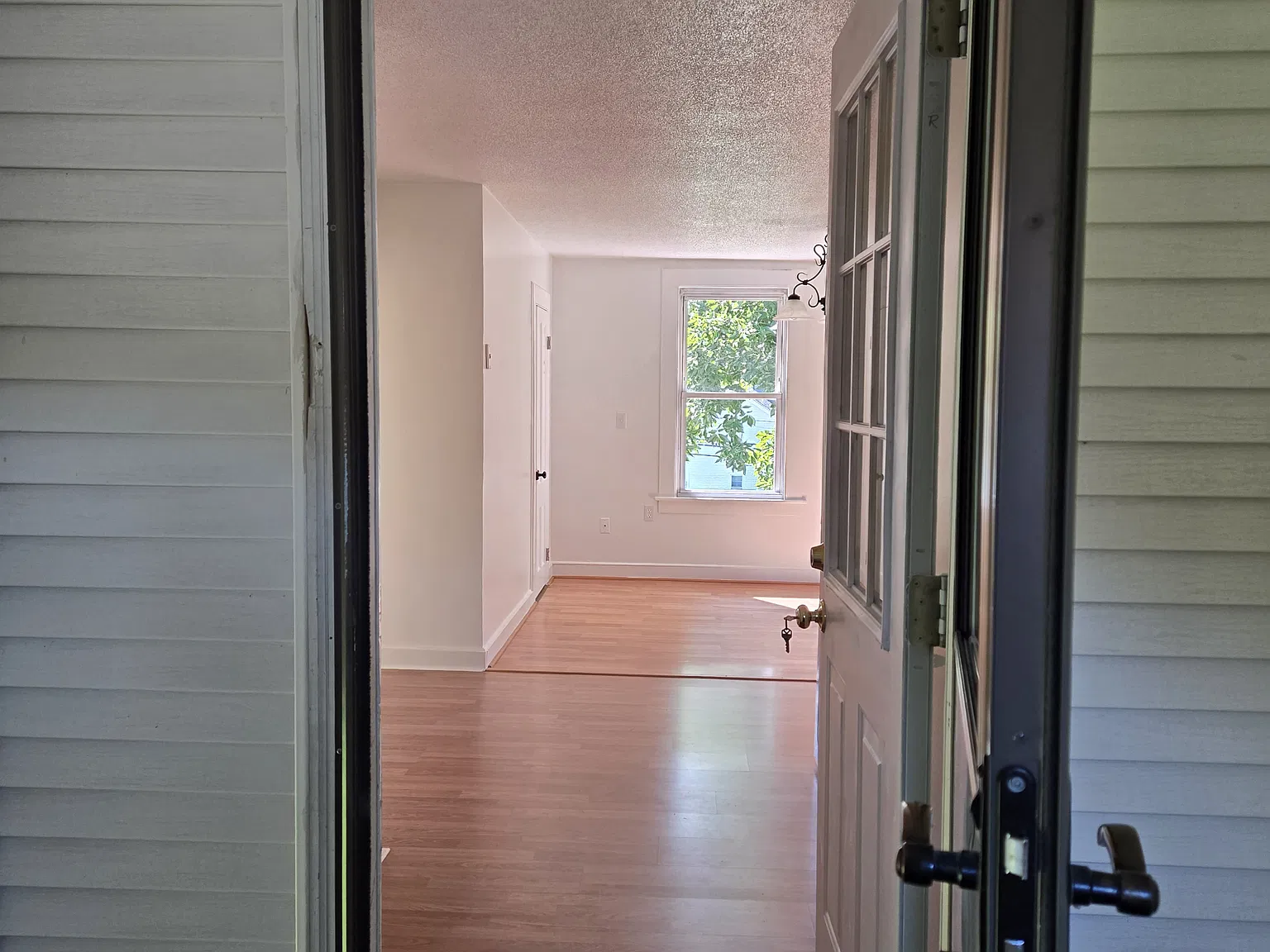 1 bed, 700 sqft, $1,400 — Photo 4