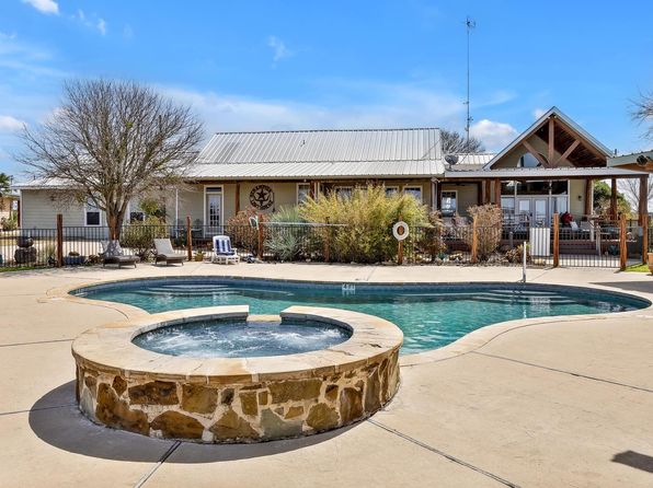 7355 Fm 713, Dale, TX 78616