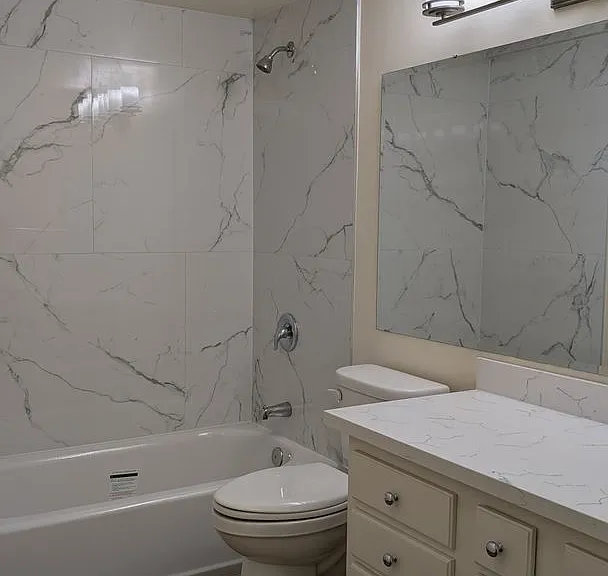 7930 SE 34th St #402 — Photo 16