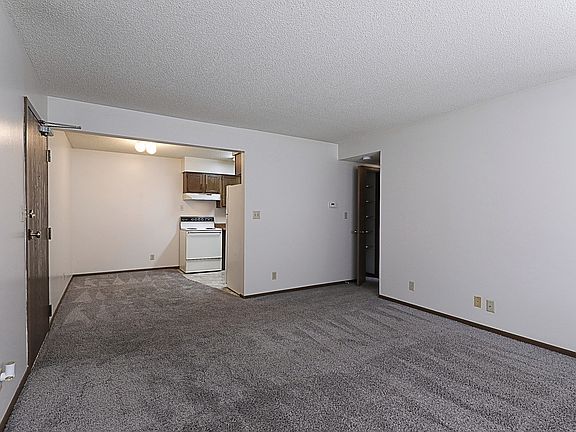 4th image of 4620 Meredeth St #11