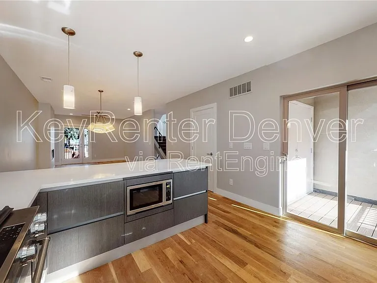 1930 N Grove St #3 — Photo 4