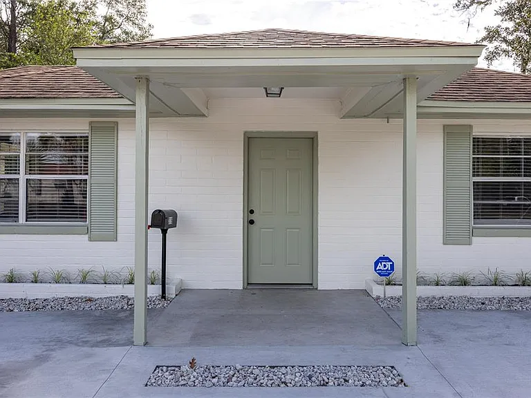 319 NW 16th Ave — Photo 3