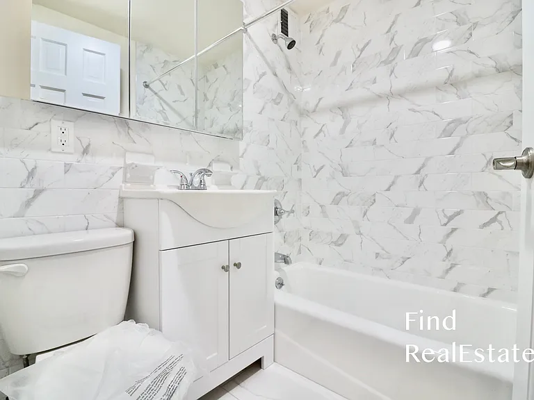 39 W 74th St #1A — Photo 15