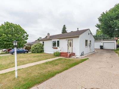 2128 E Avenue E, Bismarck, ND, 58501