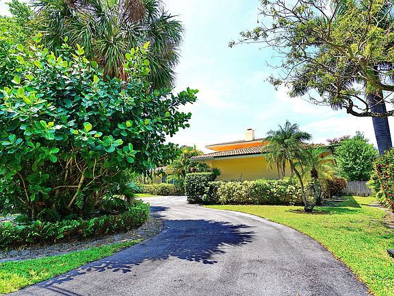 3rd image of 2406 Aqua Vista Blvd