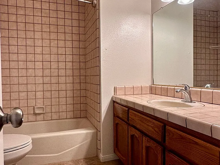 228 Yellowstone Pl — Photo 13