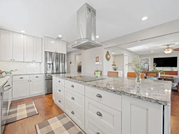 2125 Bentley Dr, Flower Mound, TX 75028