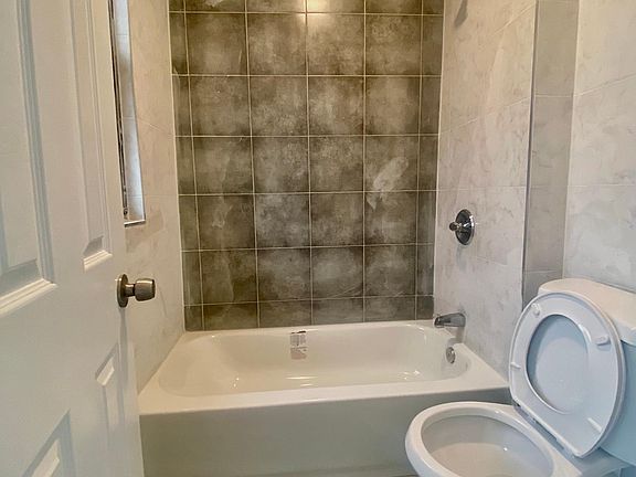 5th image of 1421 Needham Ave Floor 1